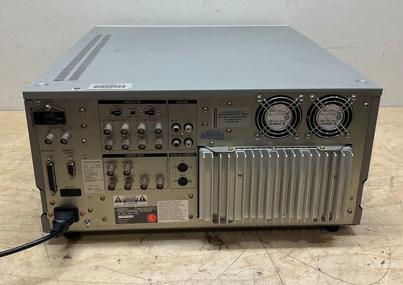 LaserDisc Database - Hardware - Sony - LVR-3000N